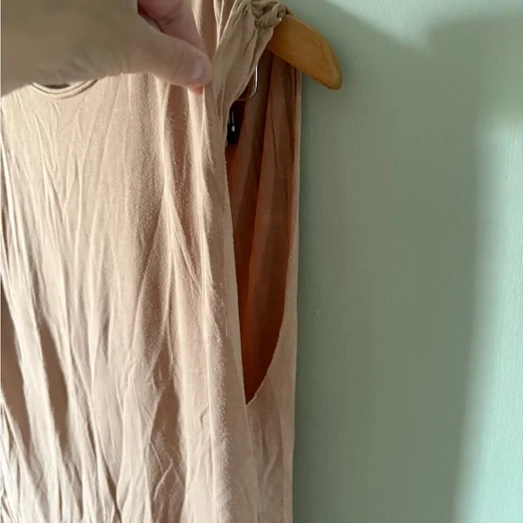 Sun & Shadow Tan Ruched Muscle Tee S - Picture 4 of 7